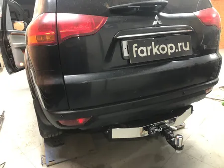 Фаркоп TowRus для Mitsubishi Pajero Sport 2008-2017 (с нерж. накладкой) 159366 в Новосибирск
