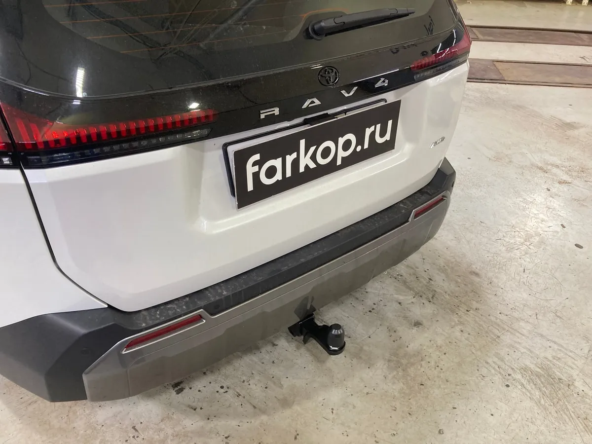 Фаркоп Berg для Toyota RAV4 2025- F.5717.002 в Новосибирск Фаркоп Berg для Toyota RAV4 2025- F.5717.002 в Новосибирск