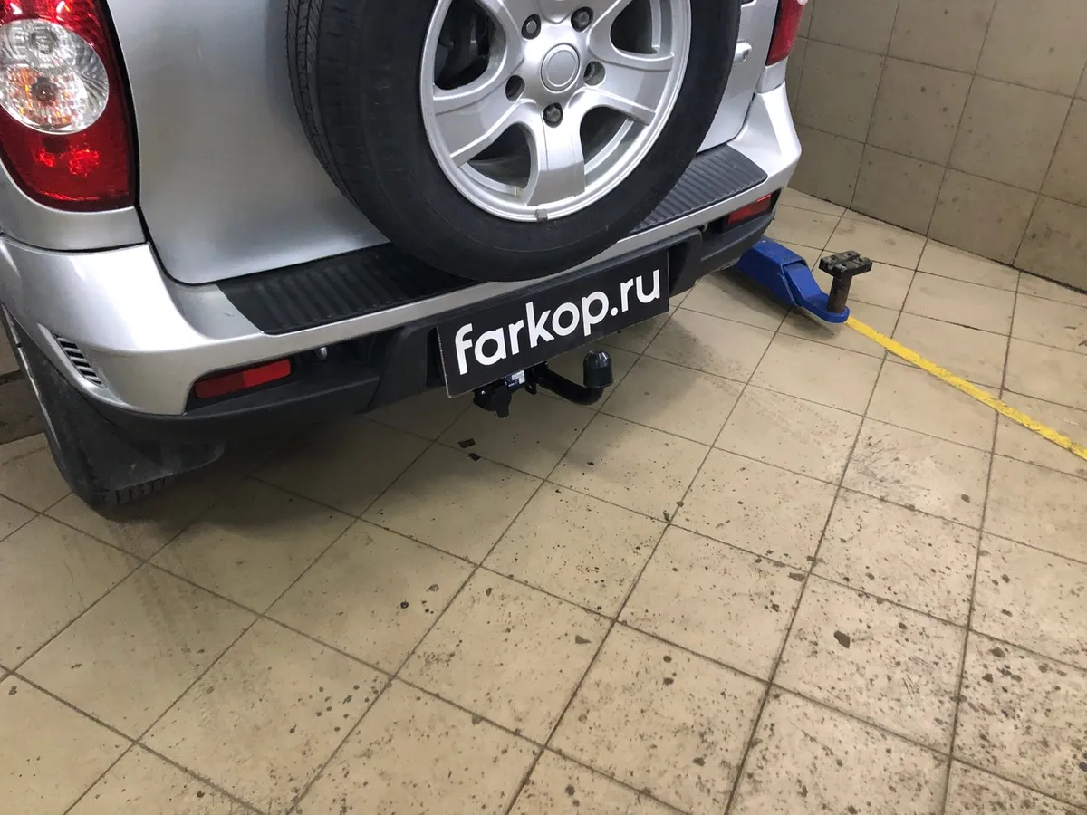 Фаркоп Berg для Chevrolet Niva 2002-2020 F.6016.003 в Новосибирск Фаркоп Berg для Chevrolet Niva 2002-2020 F.6016.003 в Новосибирск