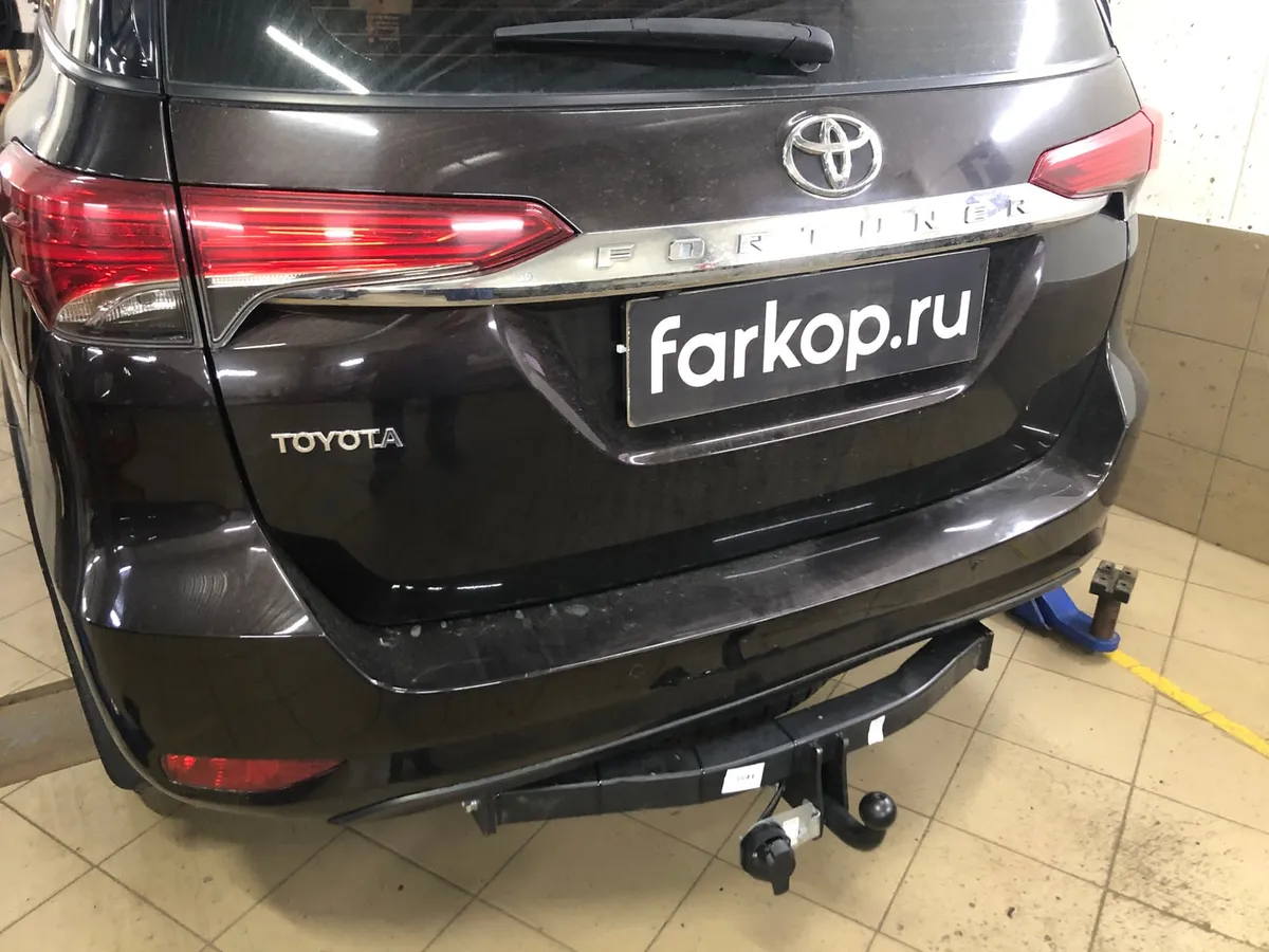 Фаркоп Трейлер для Toyota Fortuner 2017- Арт. 7870 7870 в Новосибирск Фаркоп Трейлер для Toyota Fortuner 2017- Арт. 7870 7870 в Новосибирск